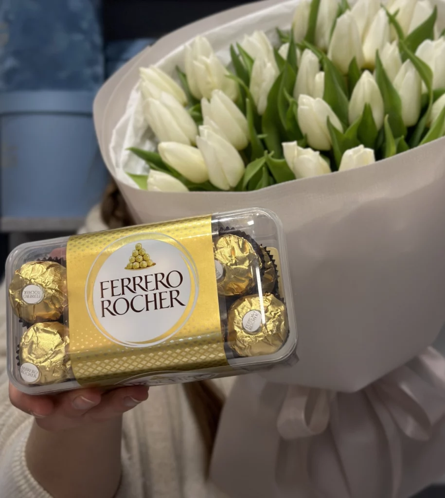 Коробка конфет «Ferrero Rocher»