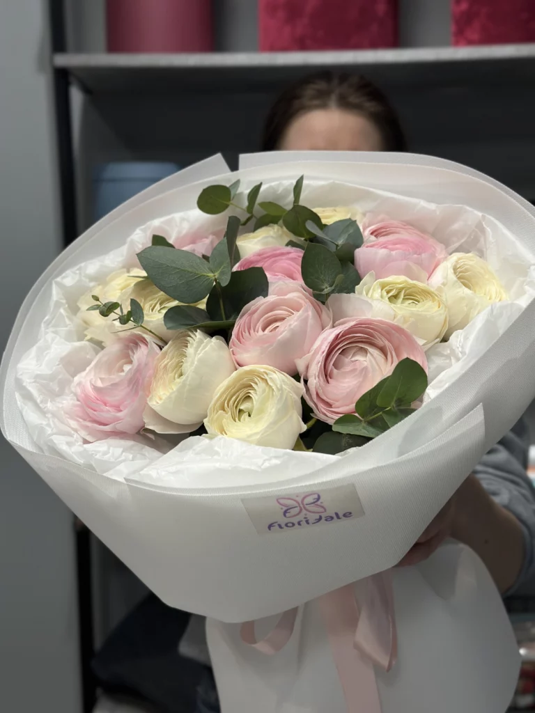 Букет ранункулюсов Баббл Гам: нежность, которую невозможно забыть