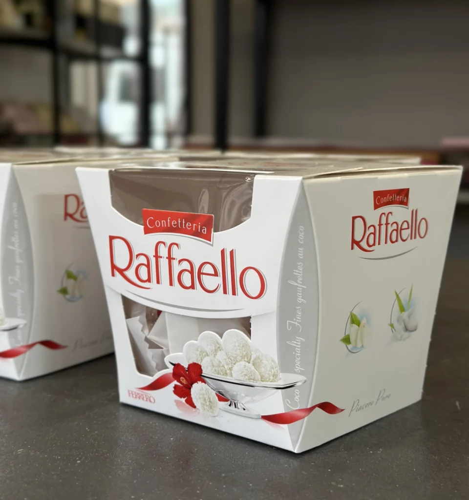 Коробка конфет «Raffaello»